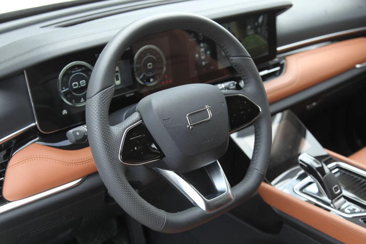 Интерьер салона <br>Faw Bestune T99