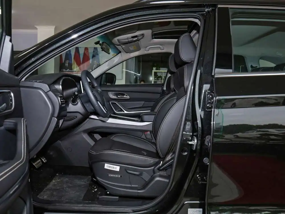 Интерьер салона <br>Jac S7