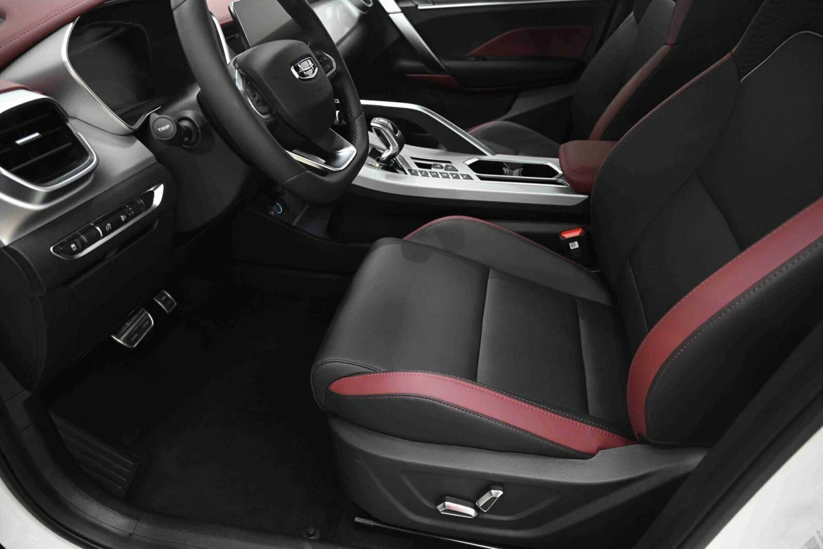 Интерьер салона <br>Geely Coolray