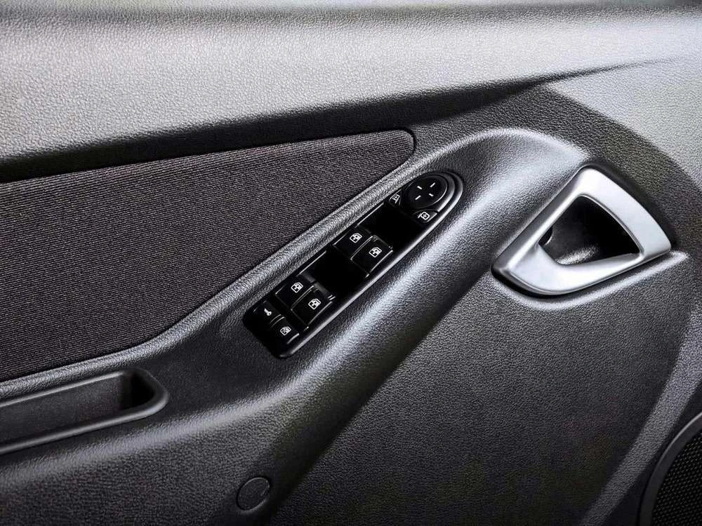 Интерьер салона <br>Lada Granta Хэтчбек