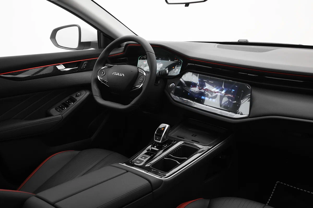 Интерьер салона <br>Dongfeng Shine Max