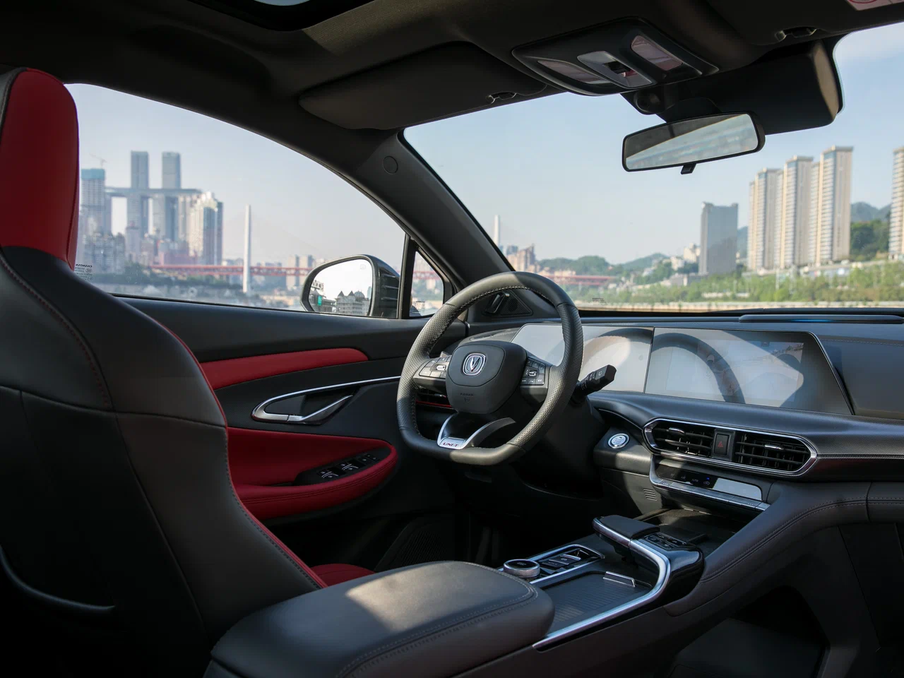 Интерьер салона <br>Changan UNI-T