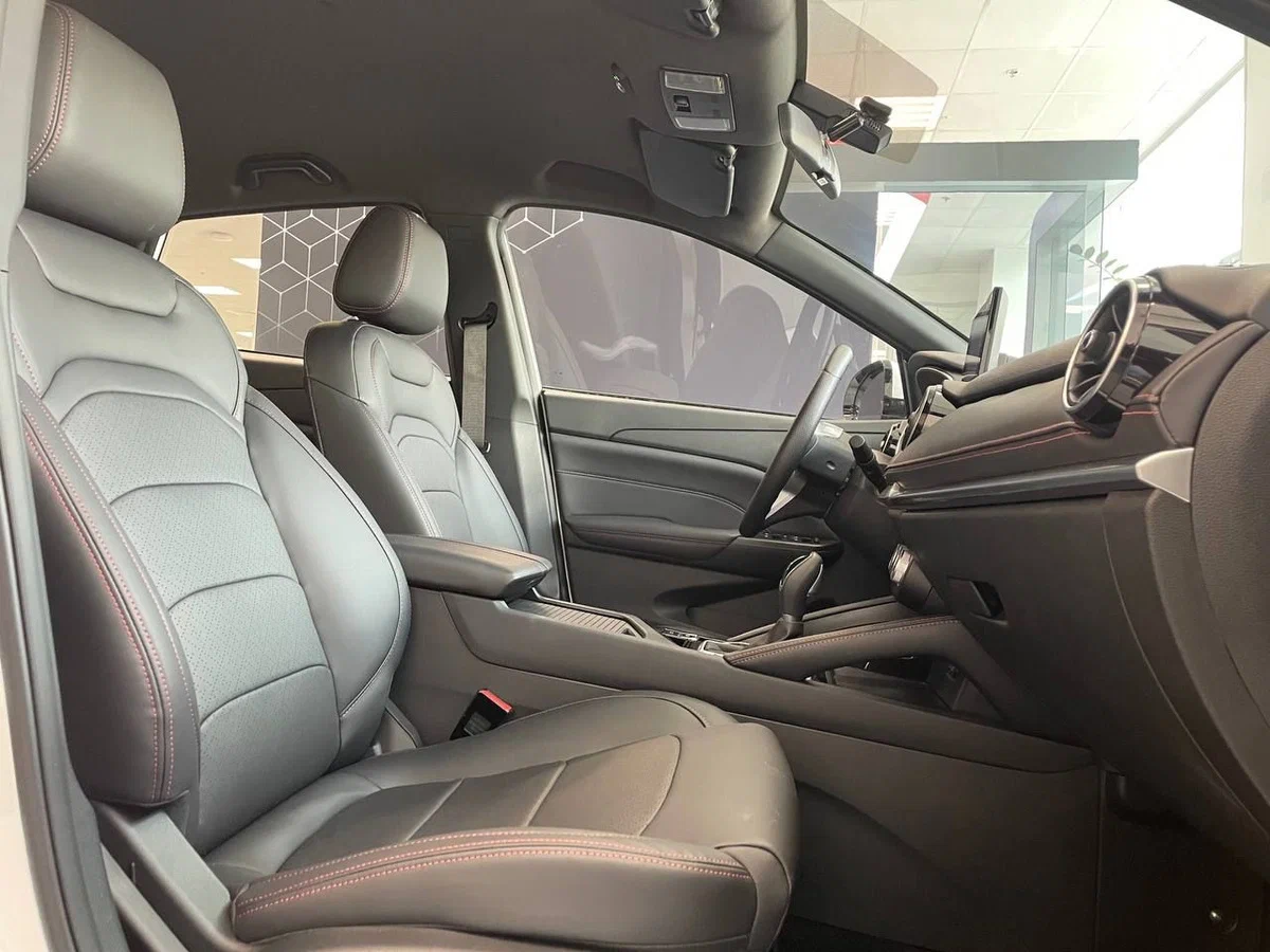 Интерьер салона <br>Dongfeng DFSK 500