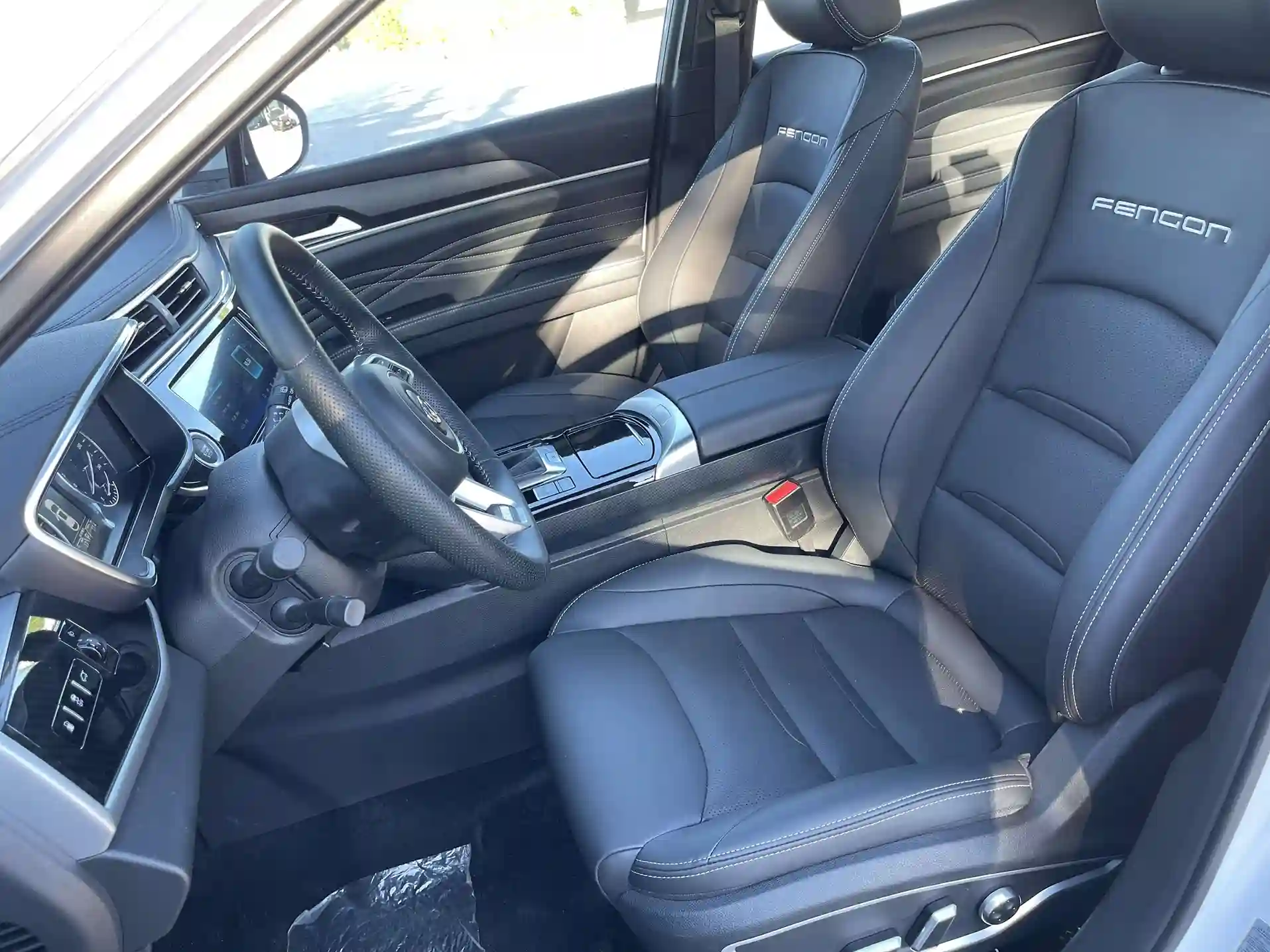 Интерьер салона <br>Dongfeng DFSK ix5