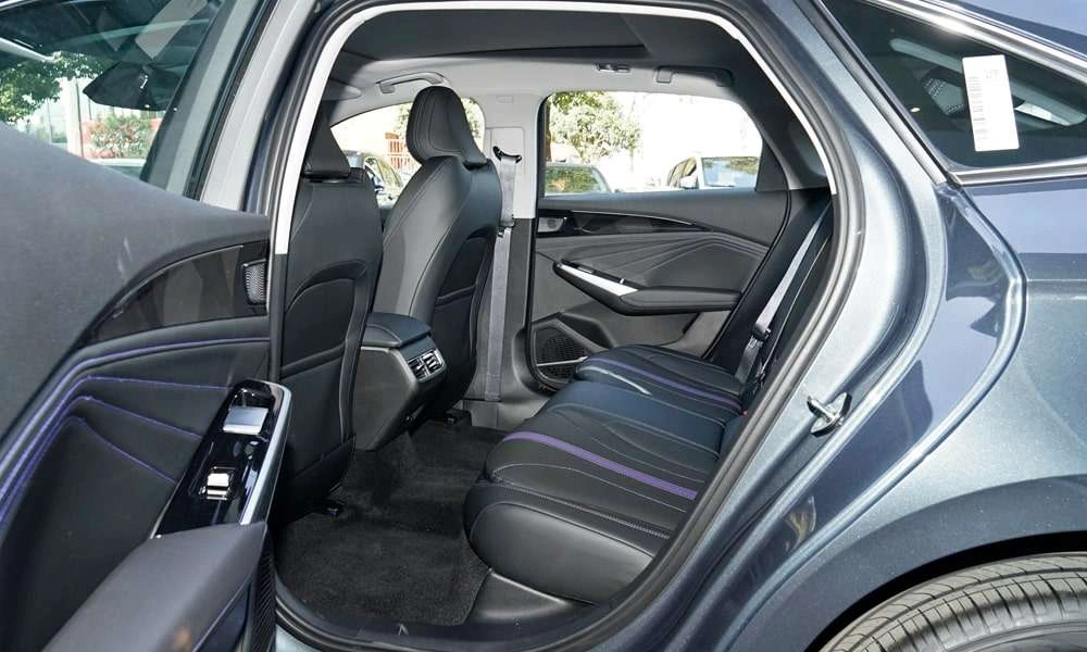 Интерьер салона <br>Geely Preface  NEW