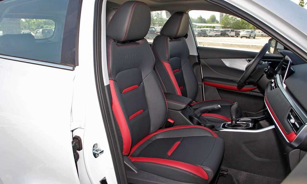 Интерьер салона <br>Chery Tiggo 4 Pro