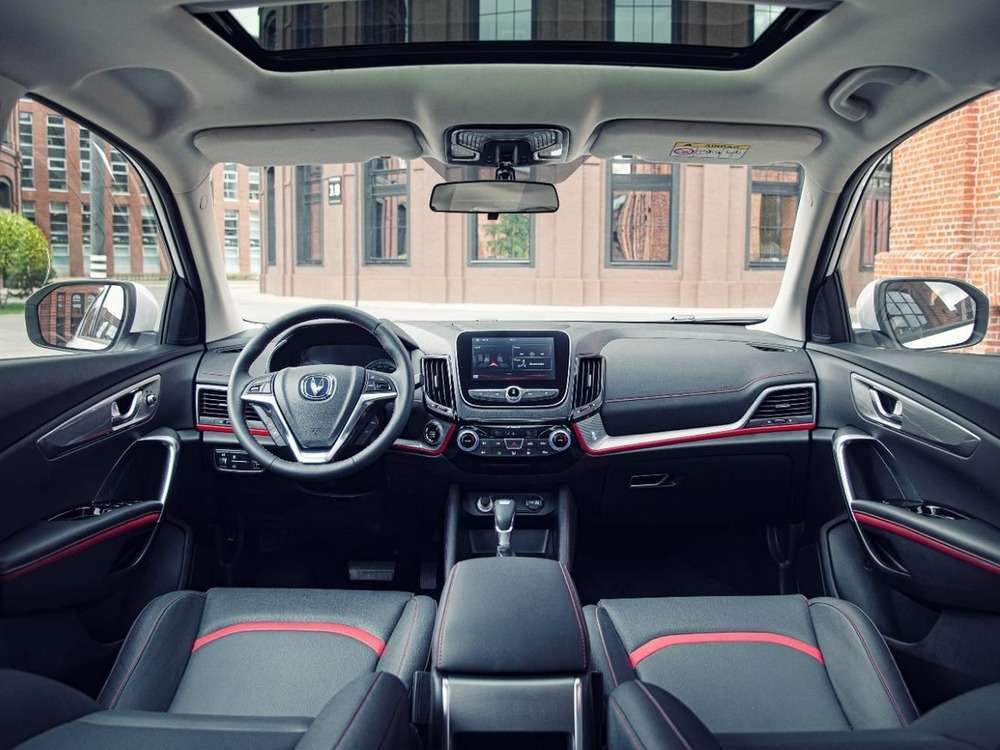 Интерьер салона <br>Changan CS55