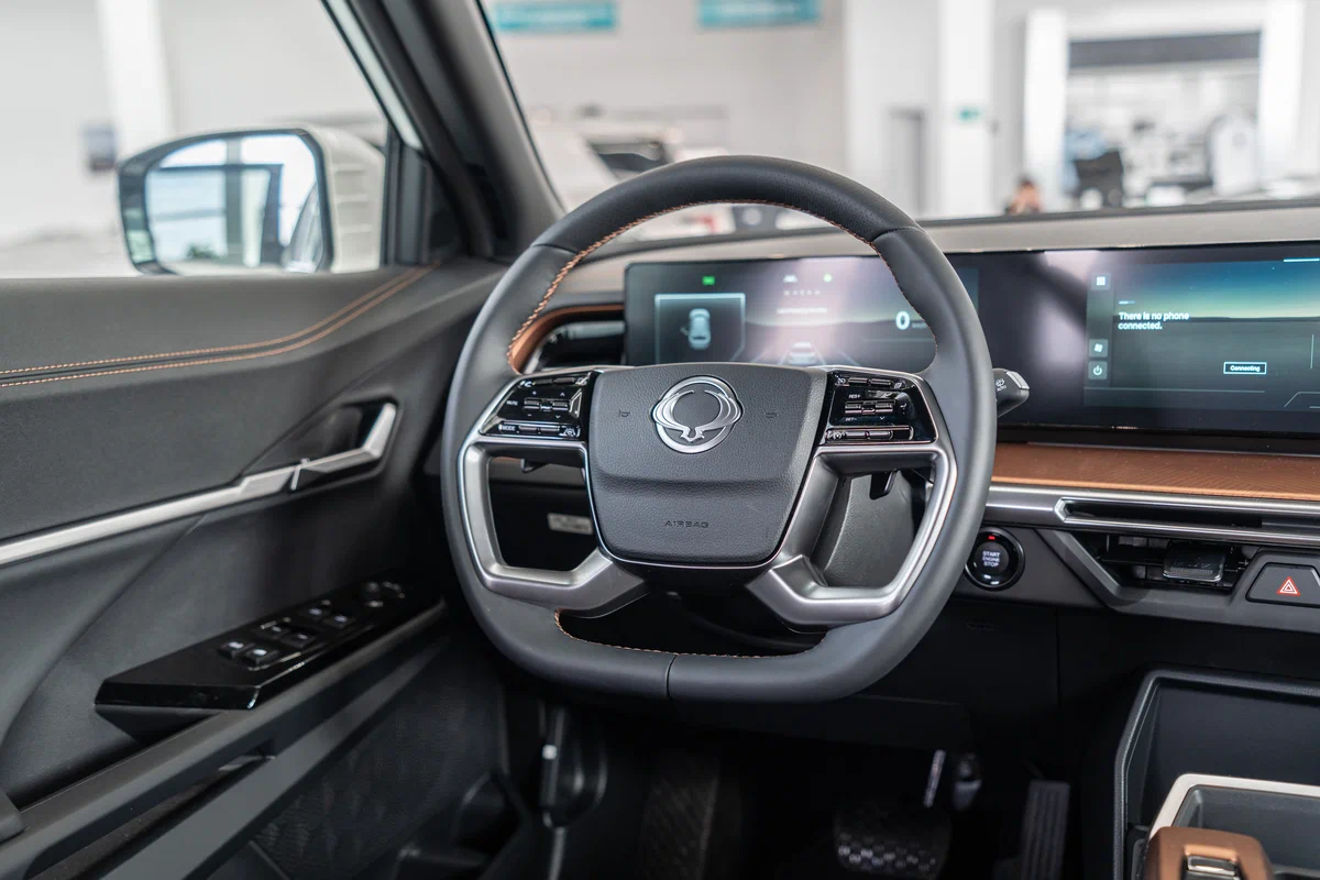 Интерьер салона <br>KGM TORRES