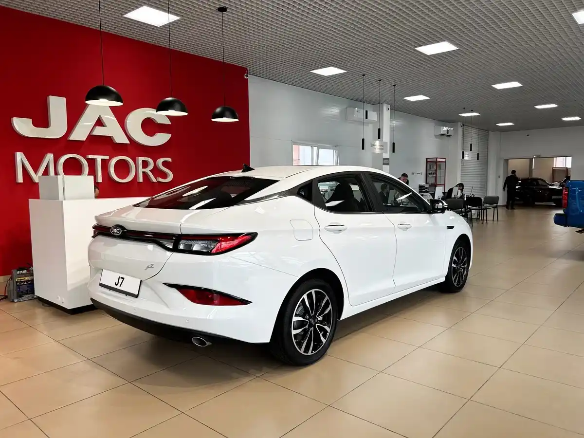 Внешний вид <br>Jac J7