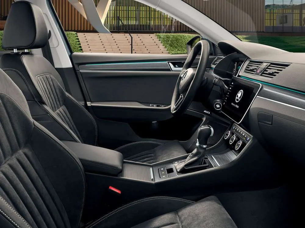Интерьер салона <br>Skoda Superb