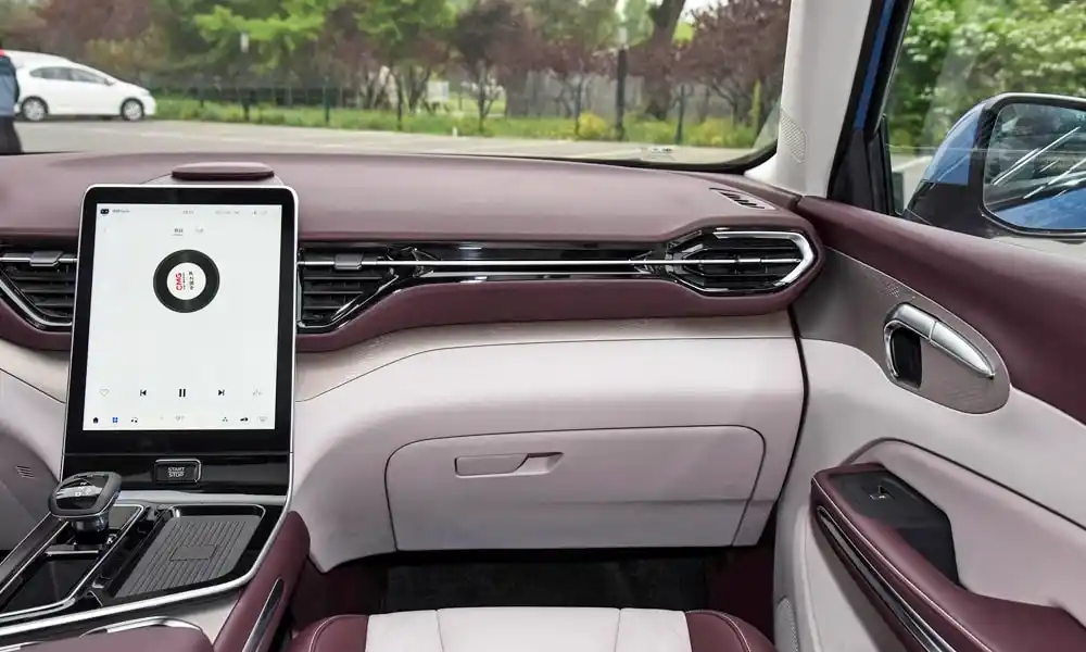 Интерьер салона <br>Faw Bestune T90