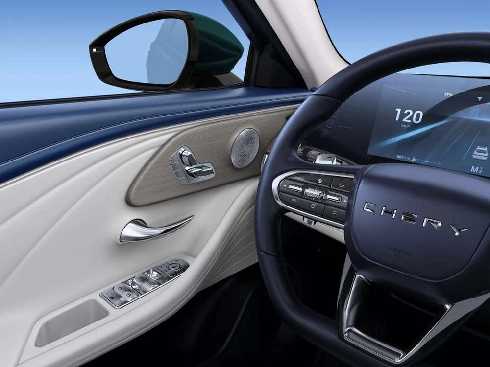 Интерьер салона <br>Chery Arrizo 8