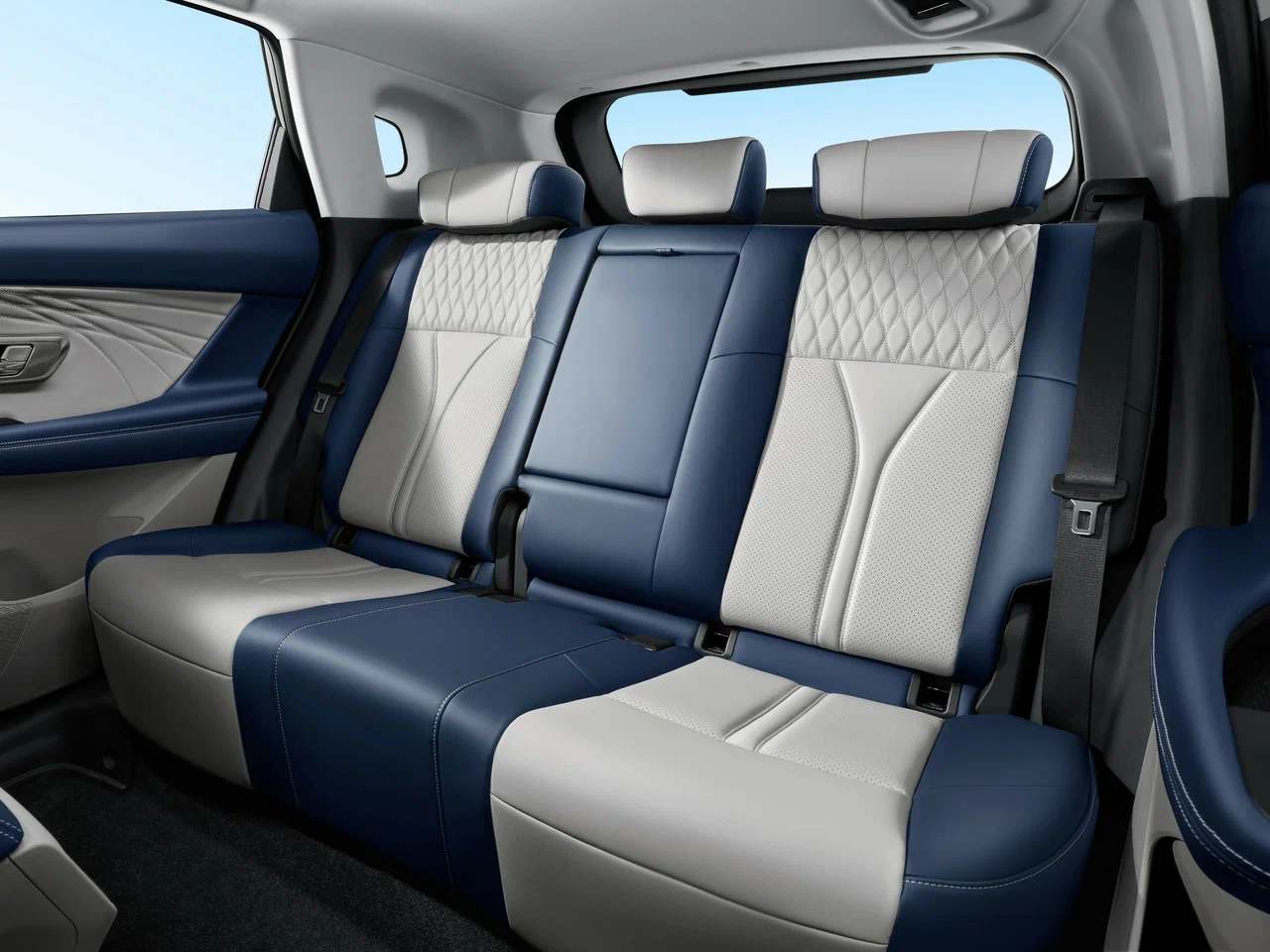 Интерьер салона <br>Dongfeng Huge