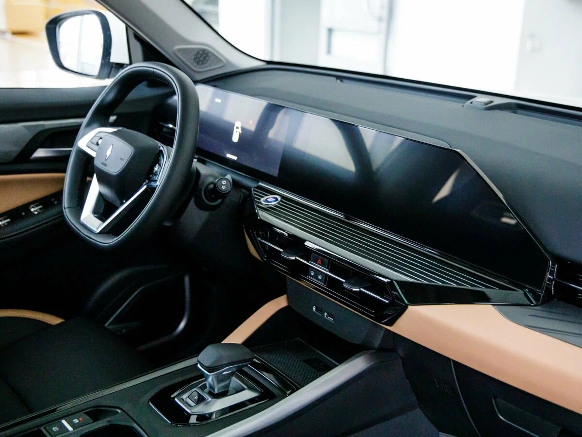 Интерьер салона <br>LIVAN X6Pro