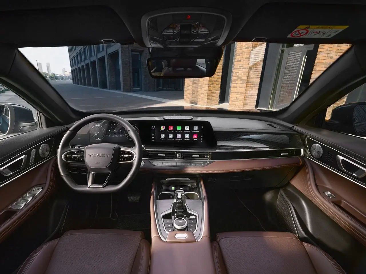 Интерьер салона <br>Tenet T7