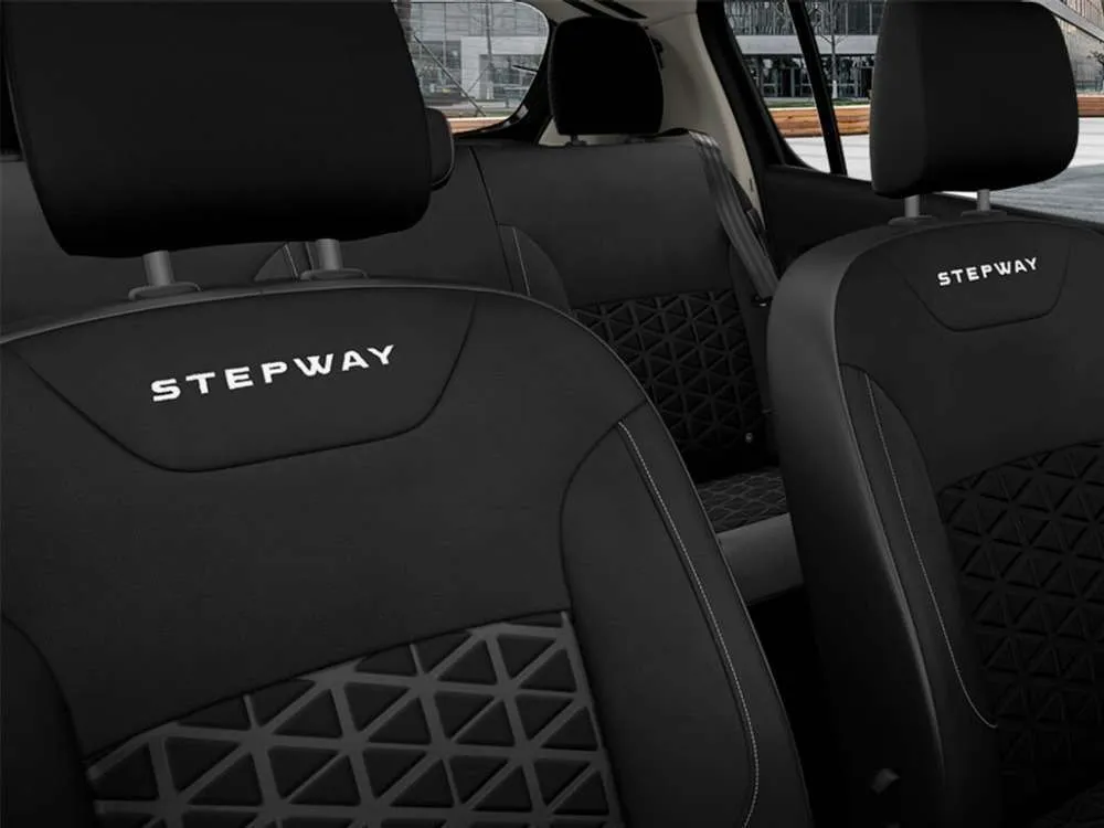 Интерьер салона <br>Renault Sandero Stepway