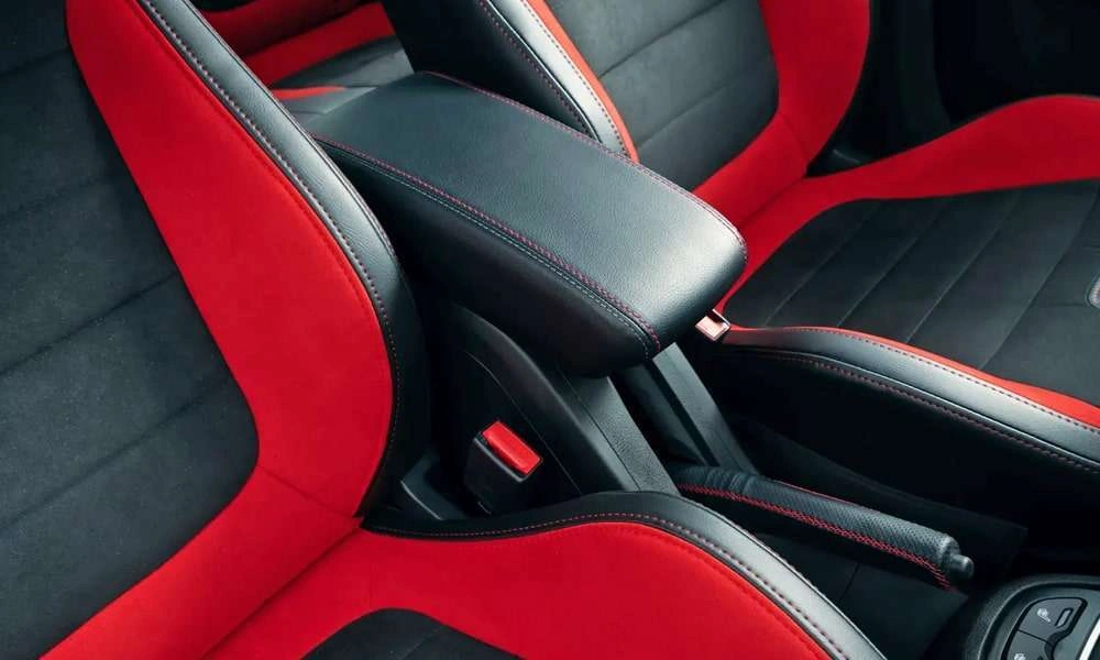 Интерьер салона <br>Lada Vesta SW Sportline