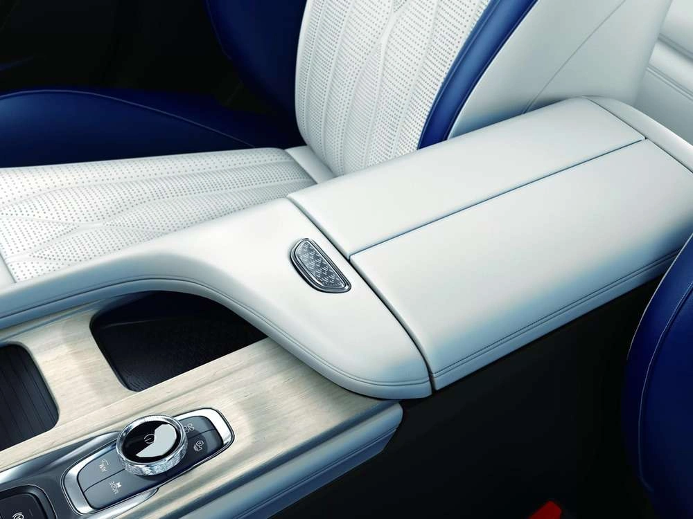 Интерьер салона <br>Chery Arrizo 8