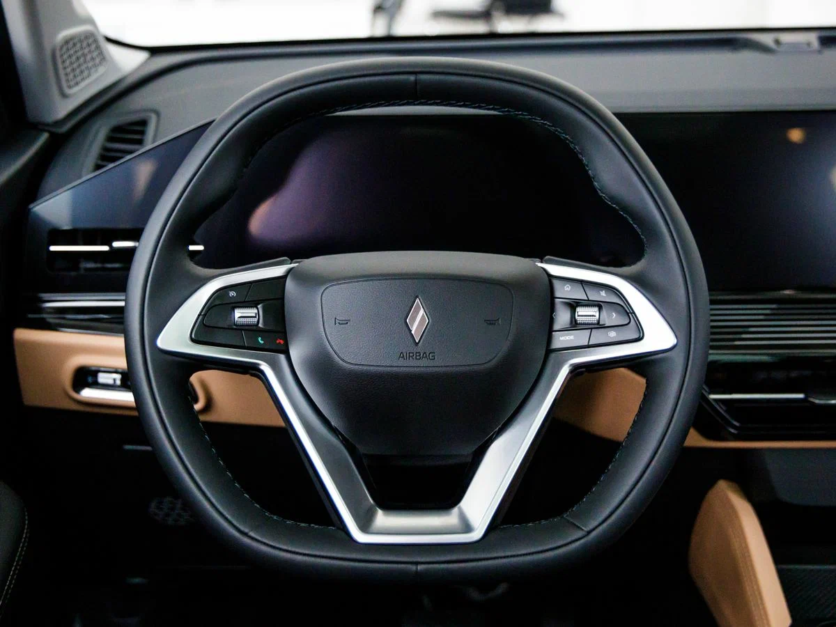 Интерьер салона <br>LIVAN X6Pro