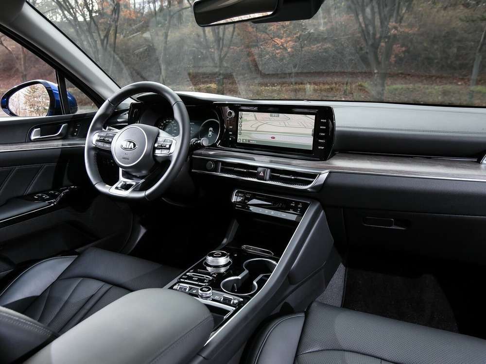 Интерьер салона <br>KIA K5