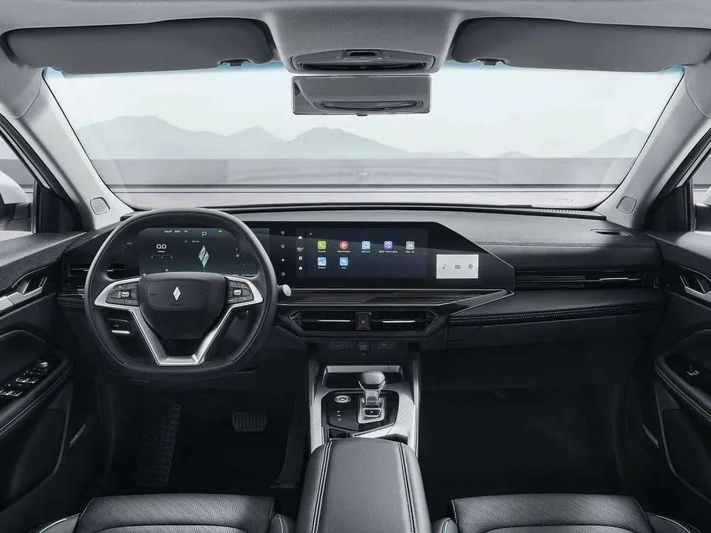 Интерьер салона <br>LIVAN S6Pro