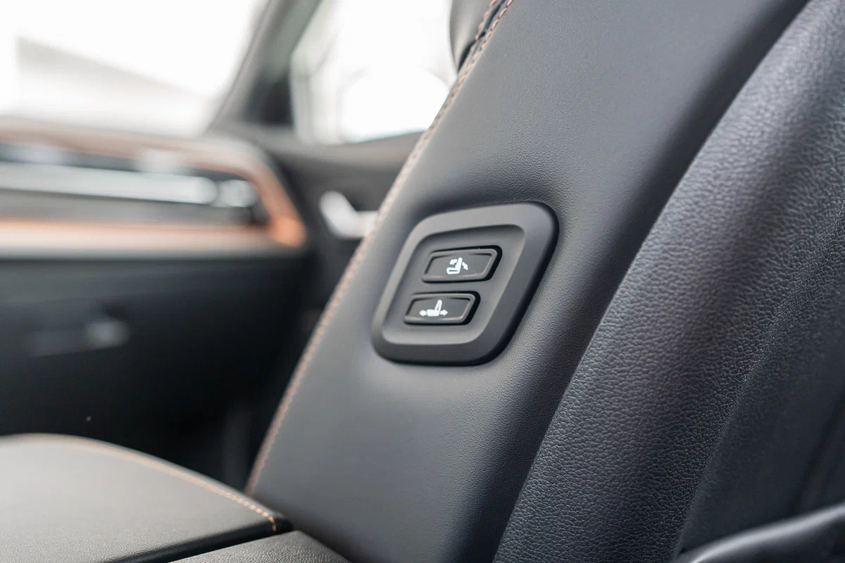 Интерьер салона <br>KGM TORRES