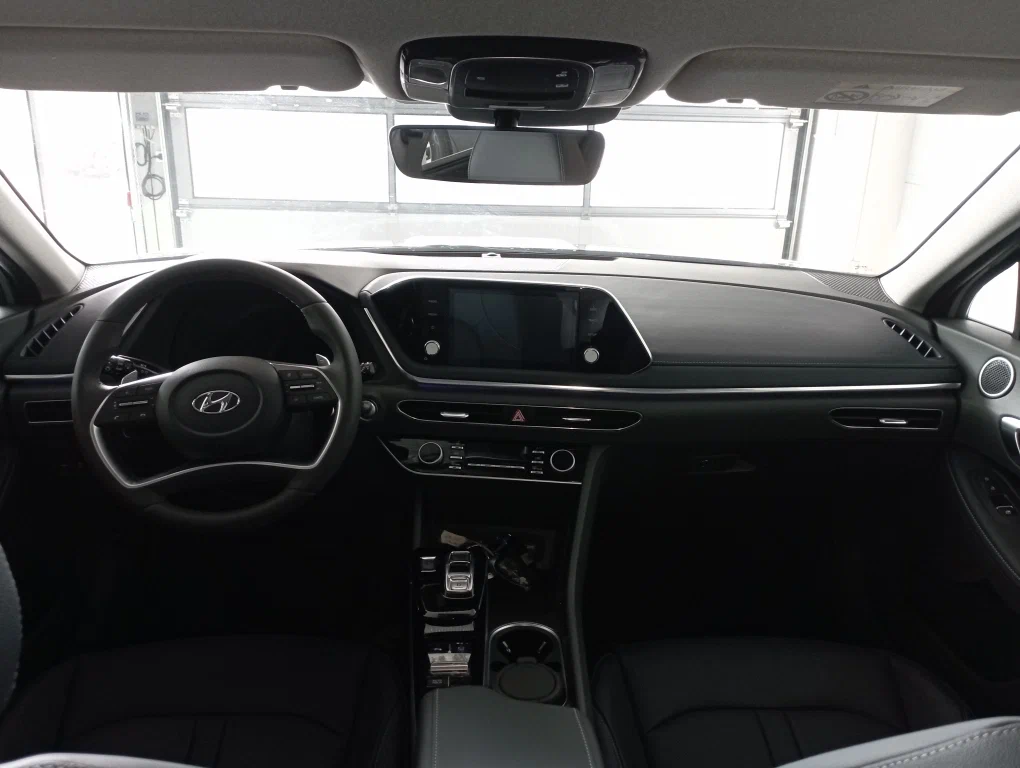 Интерьер салона <br>Hyundai Sonata Седан