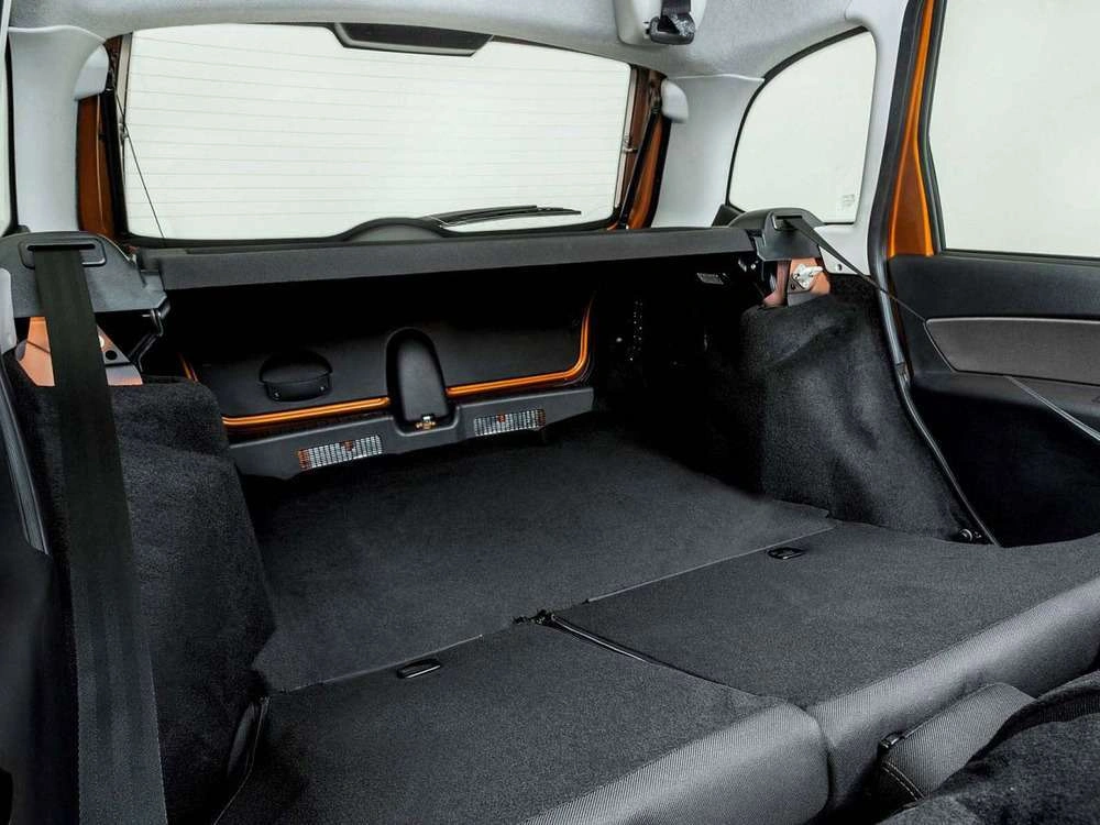 Интерьер салона <br>Lada Granta Cross