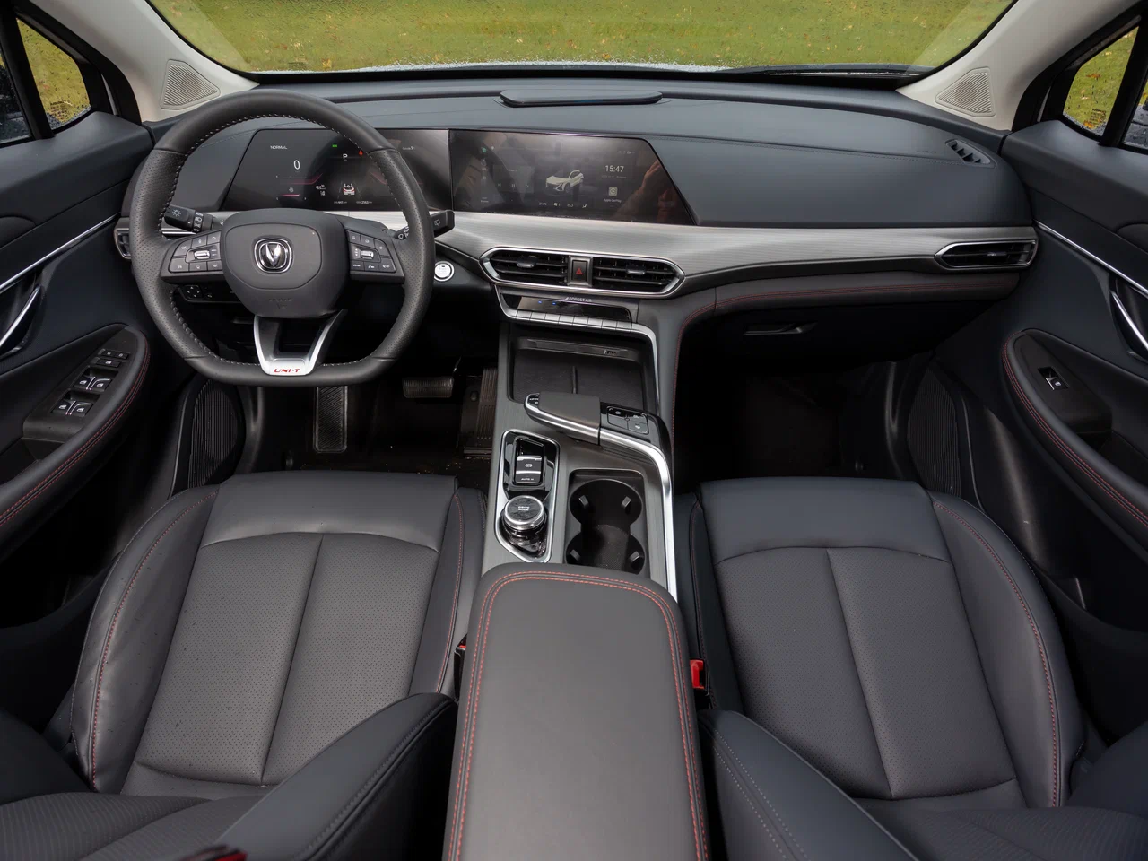 Интерьер салона <br>Changan UNI-T