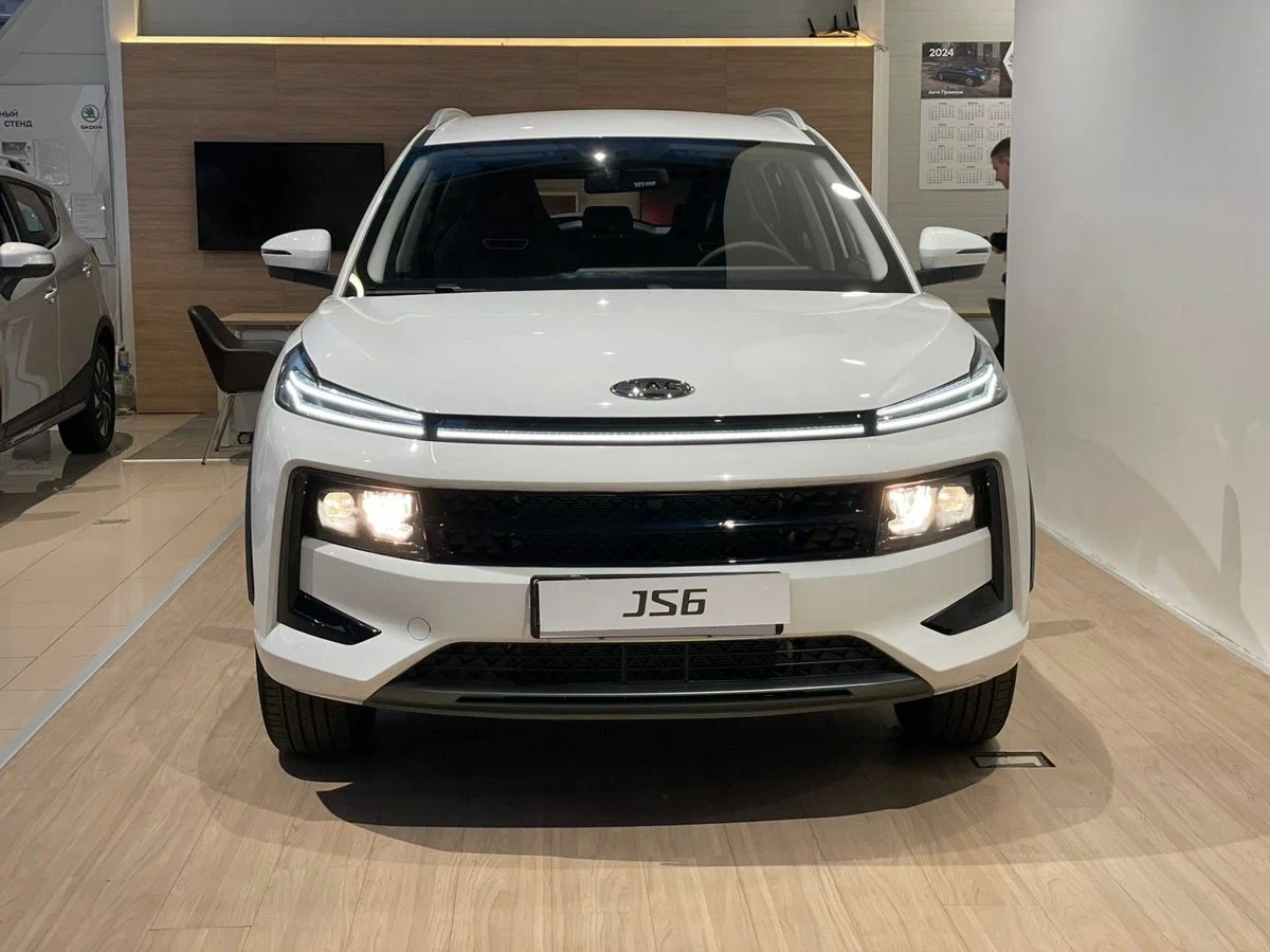 Внешний вид <br>Jac JS6