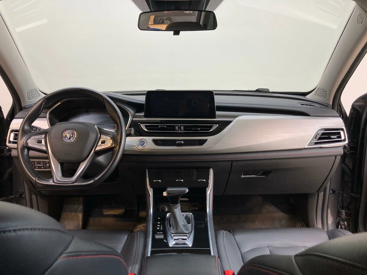 Интерьер салона <br>Changan CS75 FL