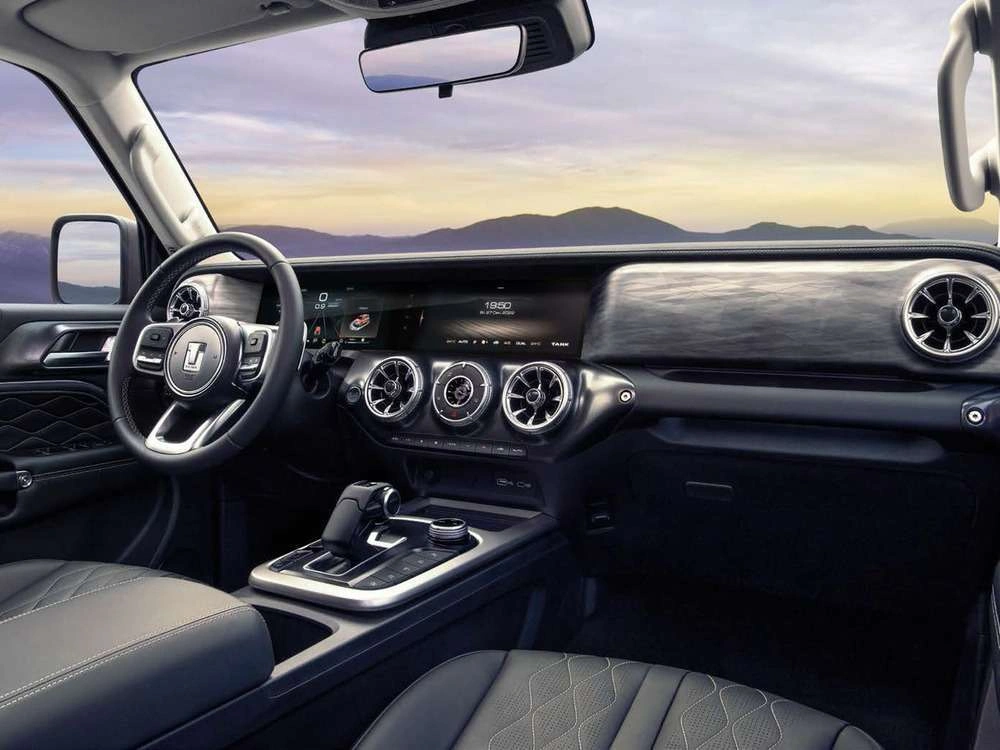 Интерьер салона <br>Tank 300