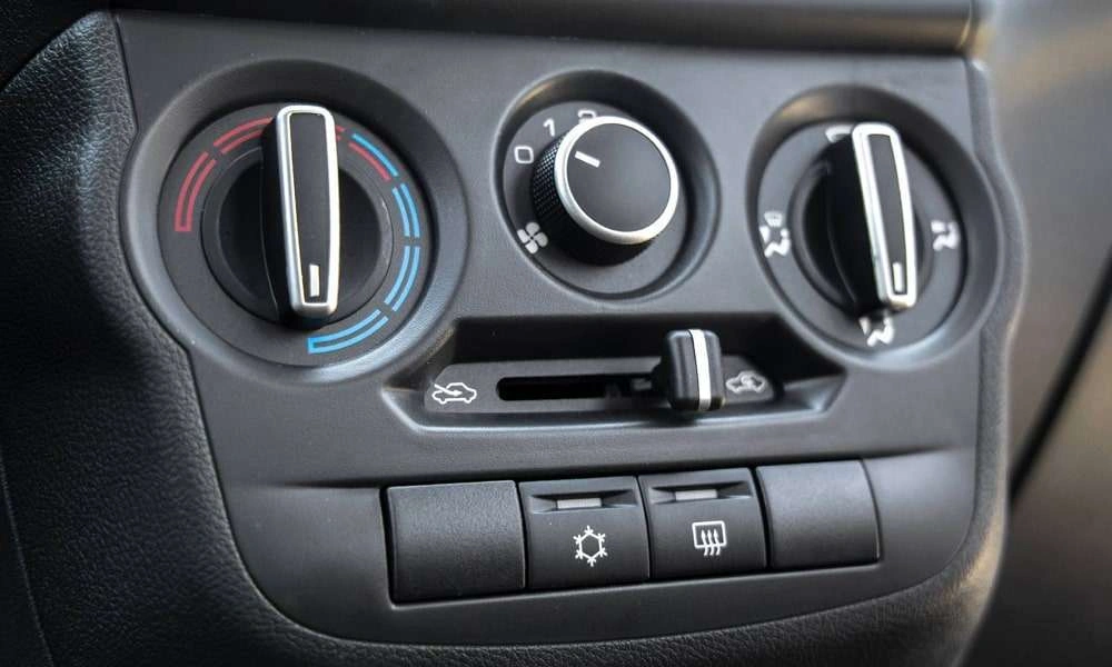 Интерьер салона <br>Lada Granta Sportline Лифтбек