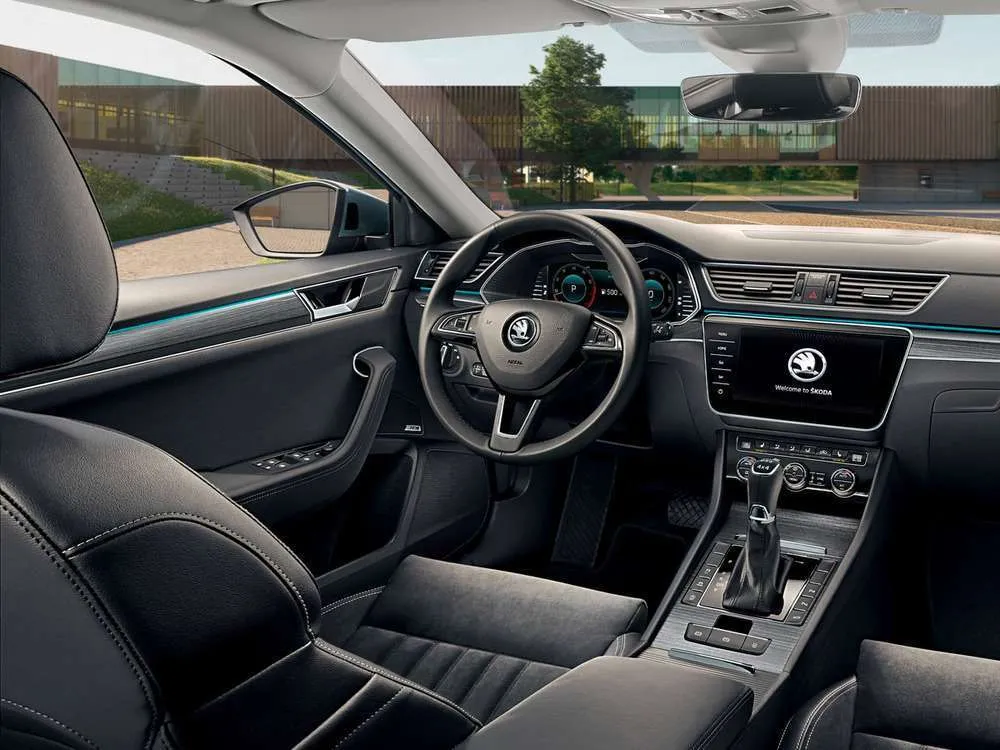 Интерьер салона <br>Skoda Superb