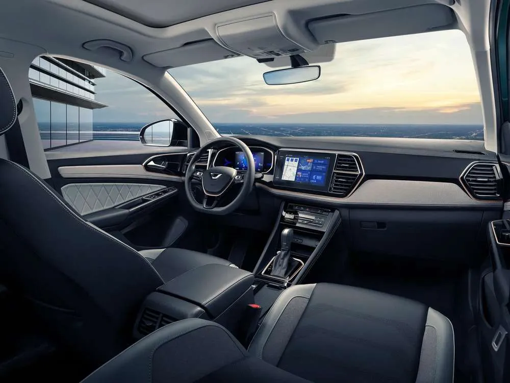 Интерьер салона <br>Jetta VS7