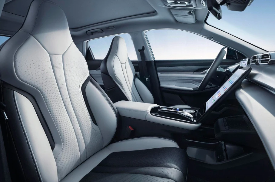 Интерьер салона <br>Dongfeng Mage