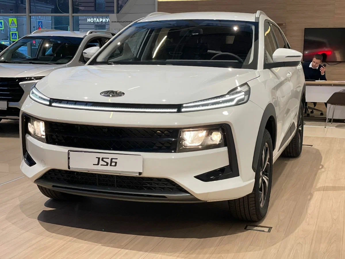 Внешний вид <br>Jac JS6
