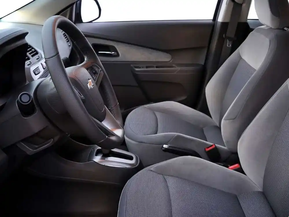 Интерьер салона <br>Chevrolet Cobalt