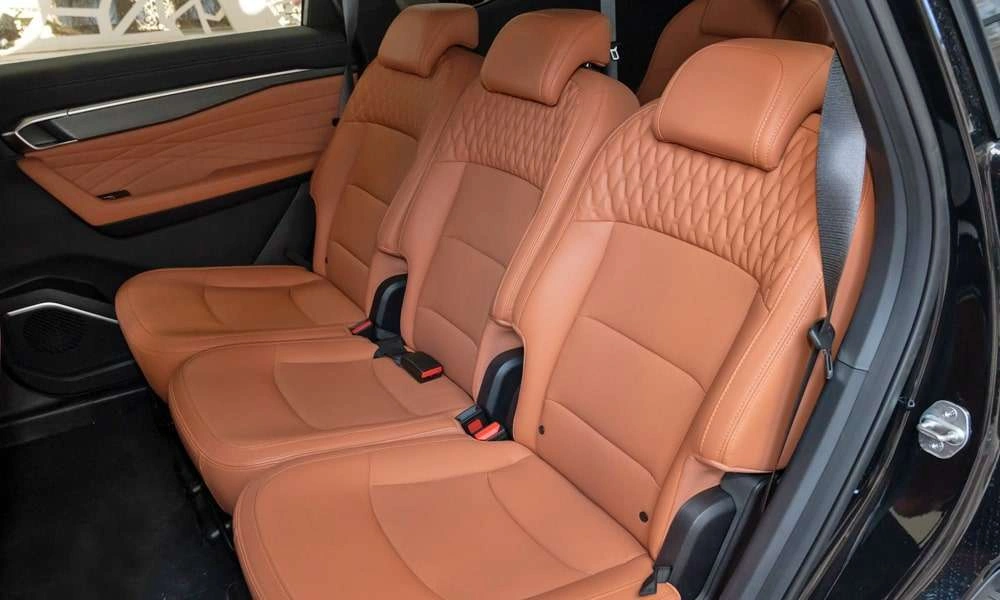 Интерьер салона <br>Geely Okavango