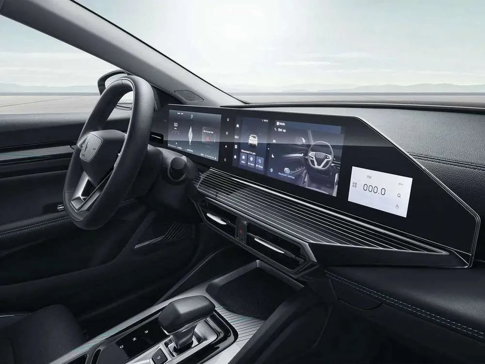 Интерьер салона <br>LIVAN S6Pro