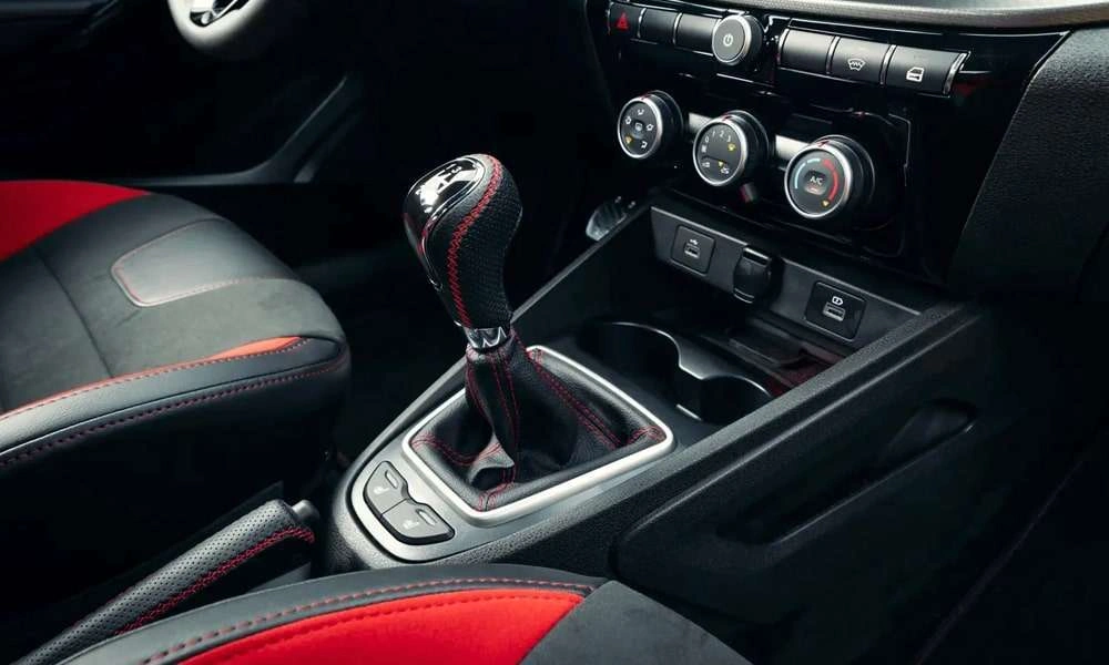 Интерьер салона <br>Lada Vesta SW Sportline