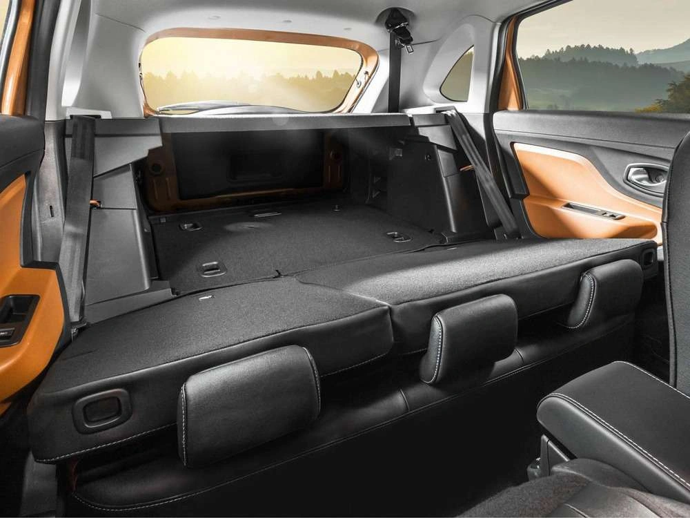 Интерьер салона <br>Lada Xray Cross