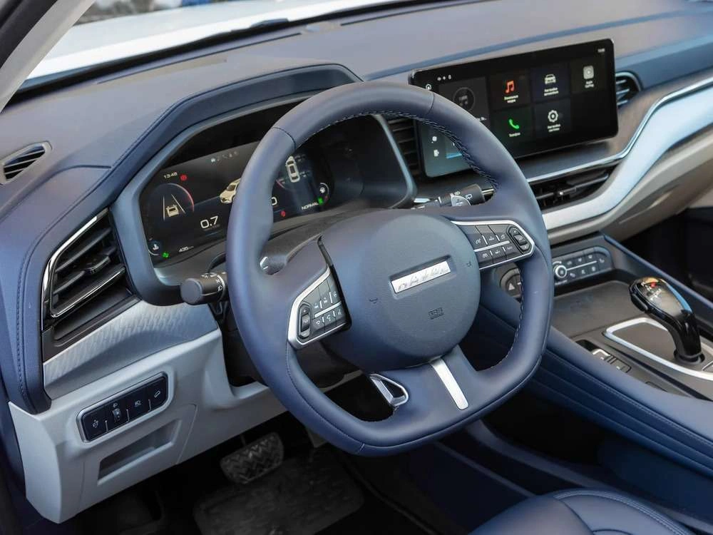 Интерьер салона <br>Haval F7