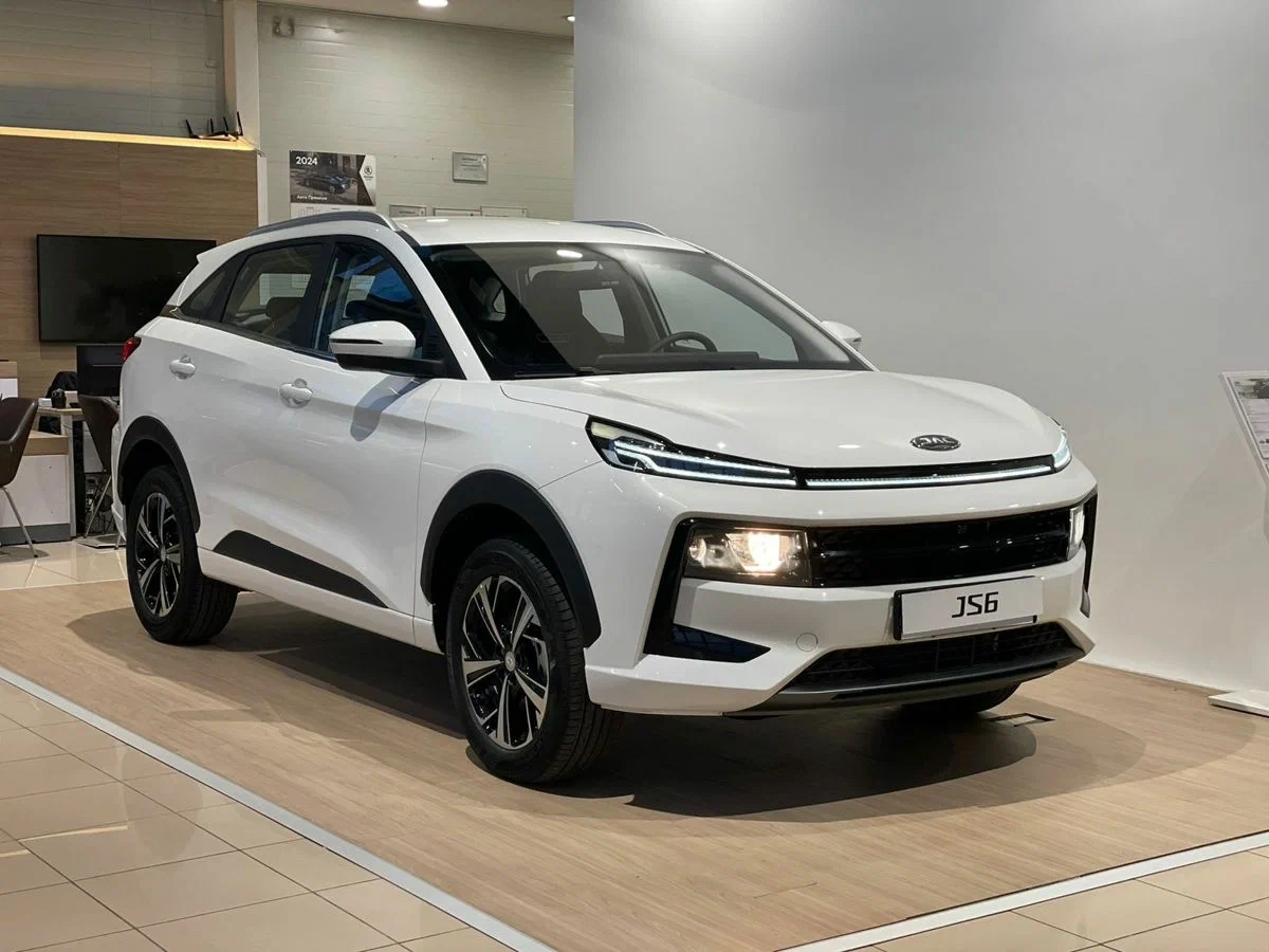 Внешний вид <br>Jac JS6