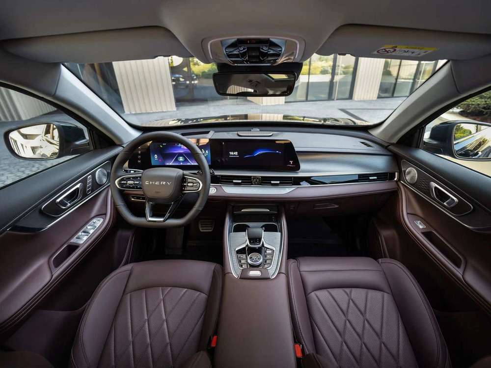 Интерьер салона <br>Chery Tiggo 8 Pro MAX  NEW