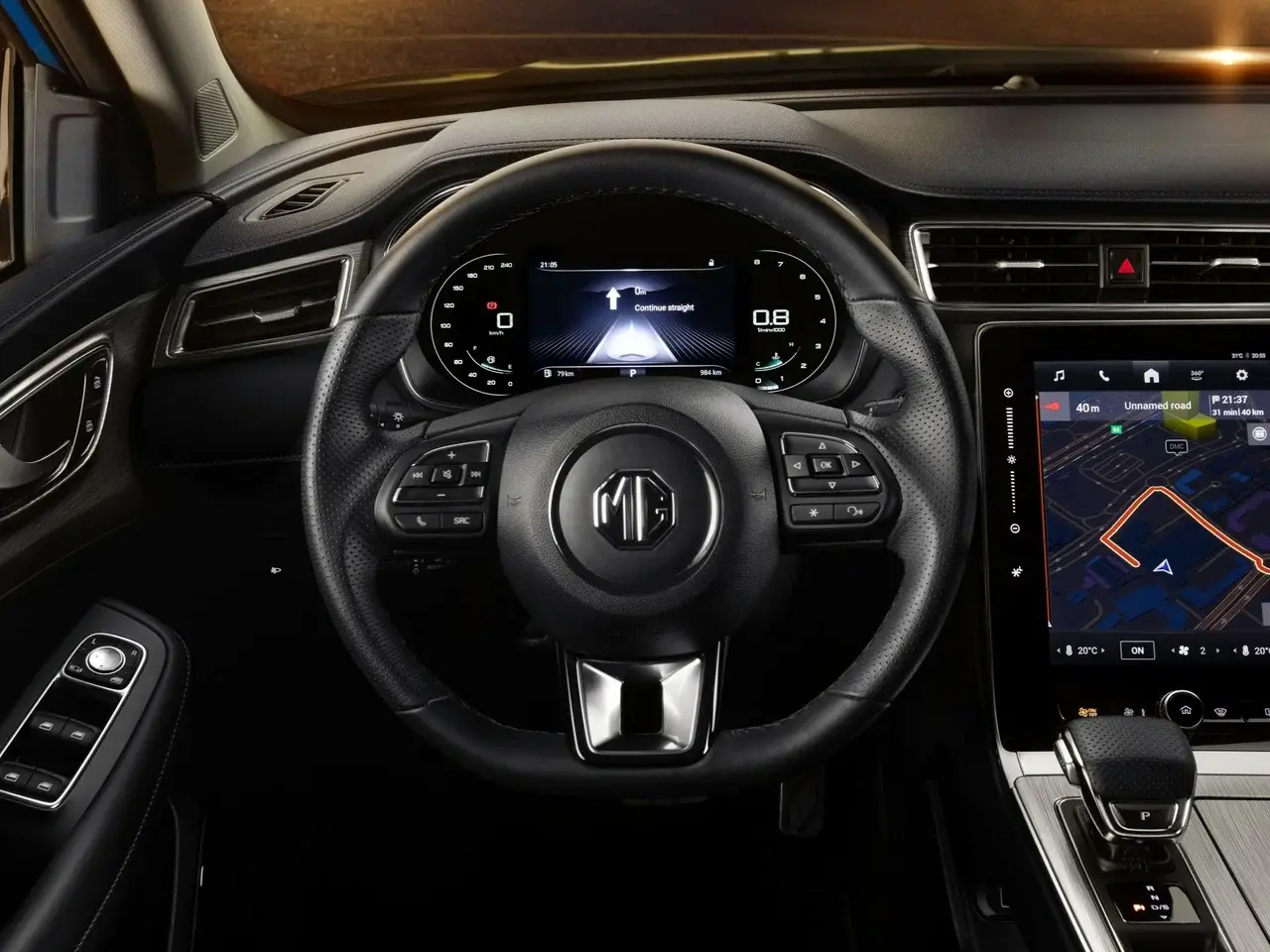 Интерьер салона <br>MG RX5