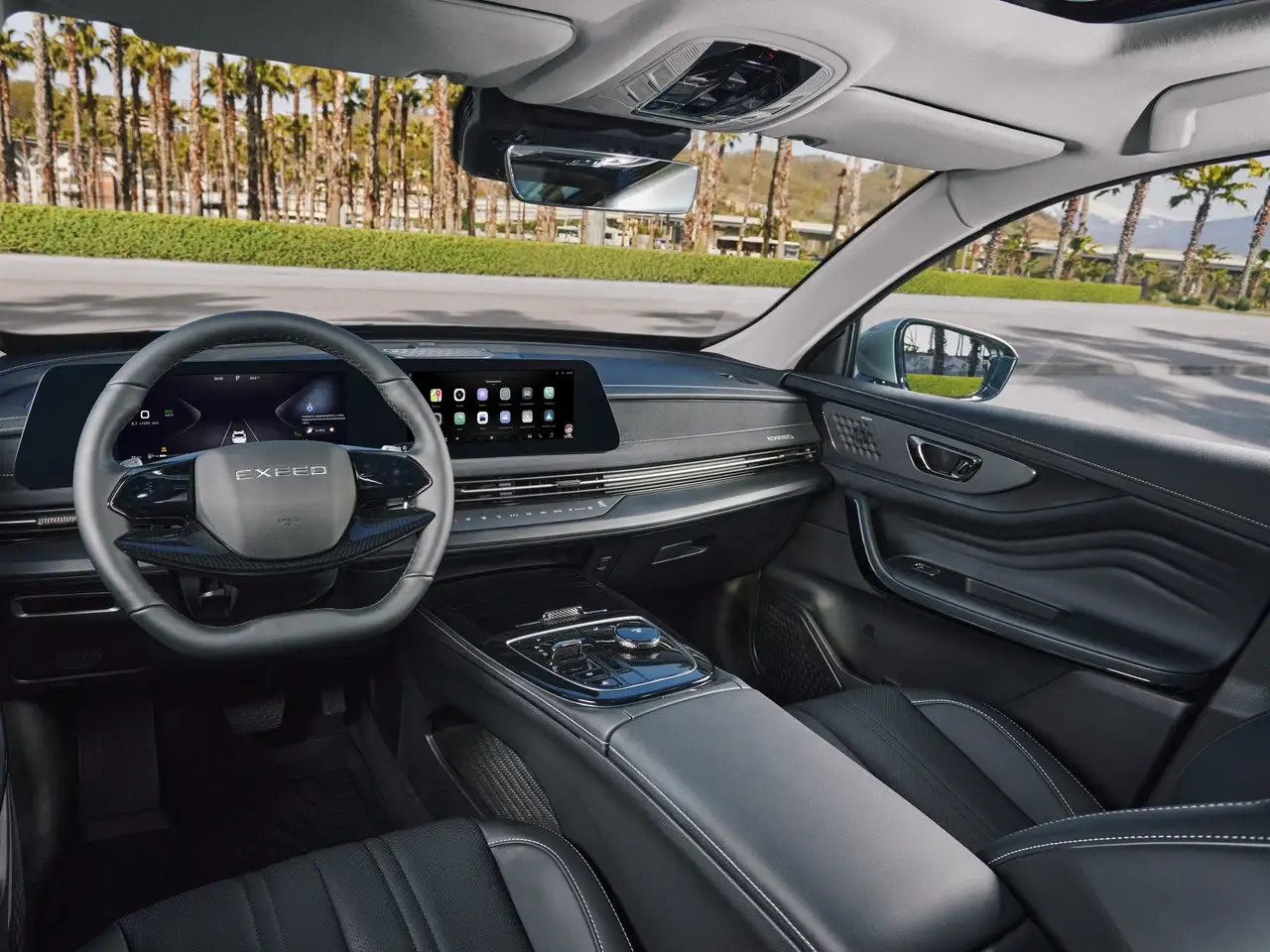 Интерьер салона <br>EXEED LX  NEW