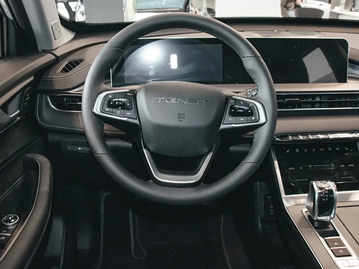 Интерьер салона <br>Tenet T4