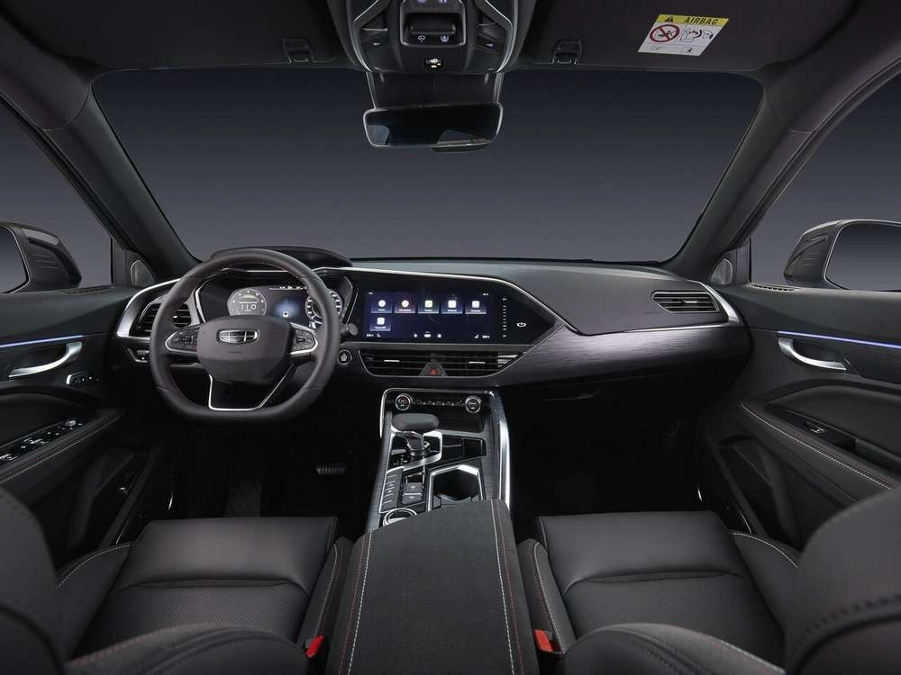 Интерьер салона <br>Geely Tugella