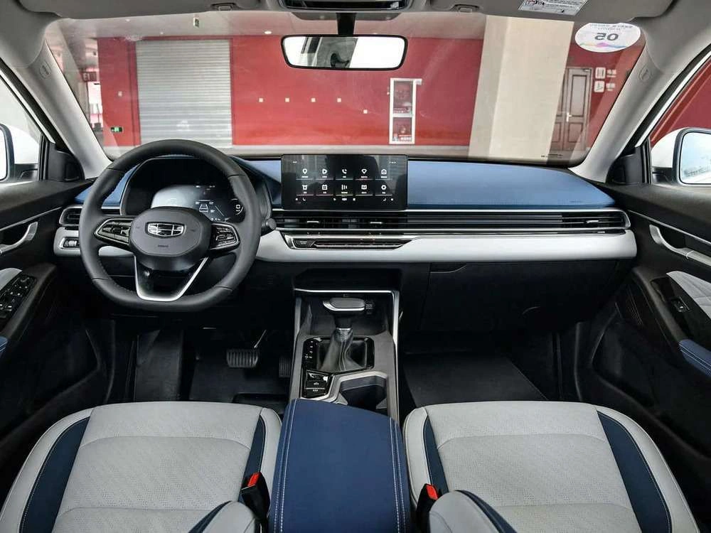 Интерьер салона <br>Geely Emgrand